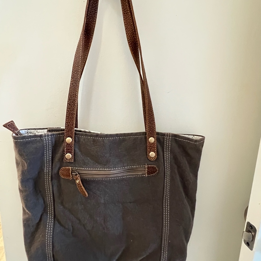Myra  Canvas Tote Bag with Brown, Cream and Gray Accents in excellent condition - Picture 3 of 8